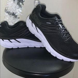 Hoka Women’s Clifton 6